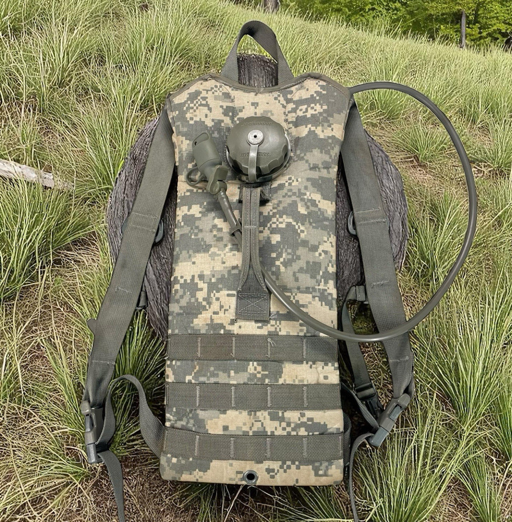 US Army ACU Hydration 100 OZ 3L System W/ BLADDER Camelback UCP Pack